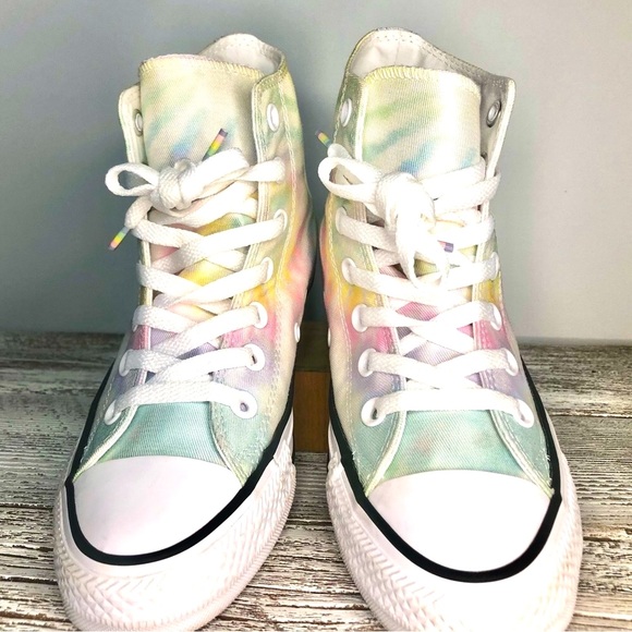 SOLD! Converse ⭐️ Light Rainbow 🌈 Size 6 - Picture 5 of 7